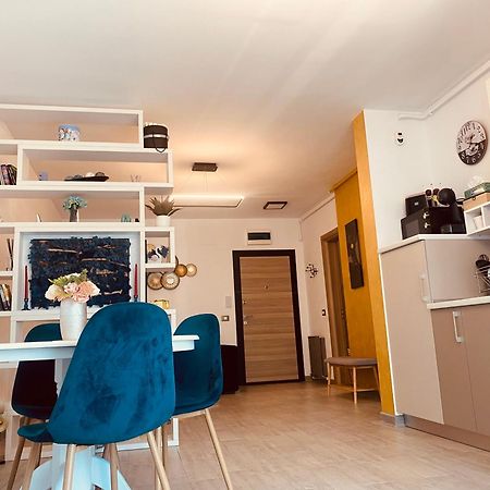 Luxury Kln By Alezzi Mamaia Nord Apartment Navodari Exterior photo