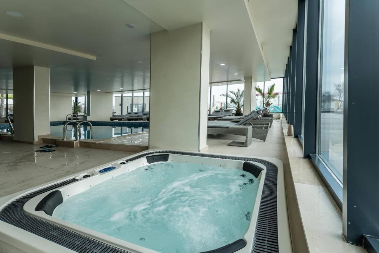 Luxury Kln By Alezzi Mamaia Nord Apartment Navodari Exterior photo